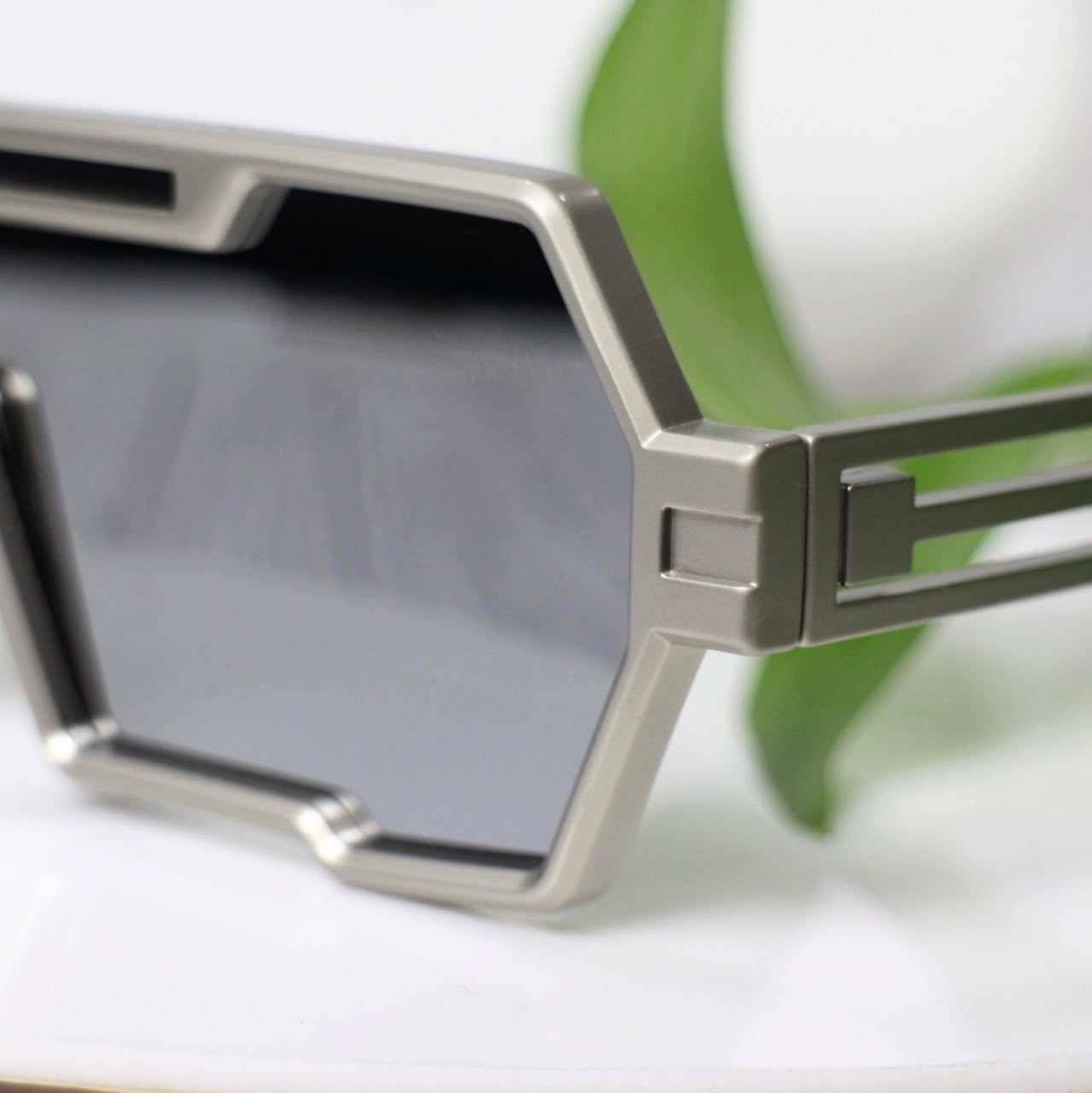 Vista Vue Shades Sunglasses- Silver