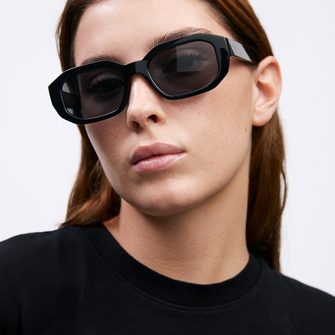 Luxurious Radiant Lux Sunglass- Black